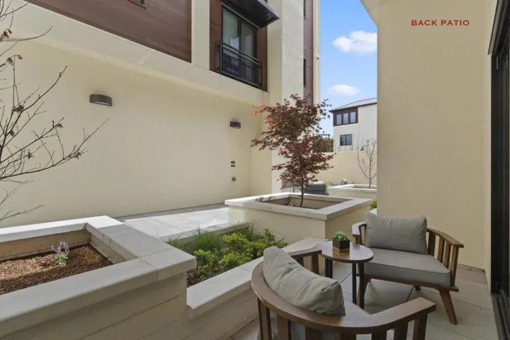 389 1st Street 14, Los Altos, California 94022