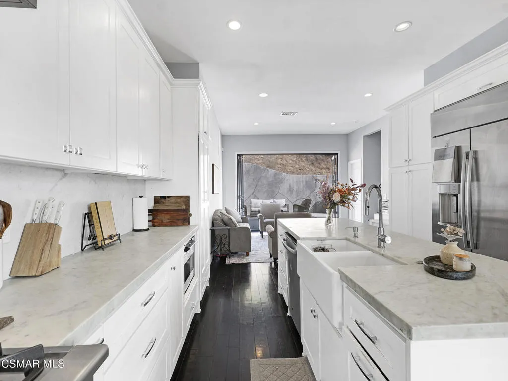 391 Grandview Circle, Camarillo, California 93010 home-pic-8