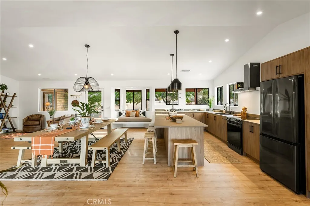 53655 Annie Oakley Road, Pioneertown, California 92268 home-pic-23