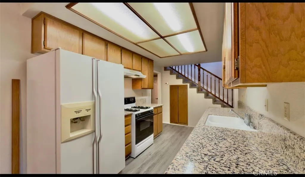 2856 Dartmouth Drive, Lancaster, California 93536 home-pic-8