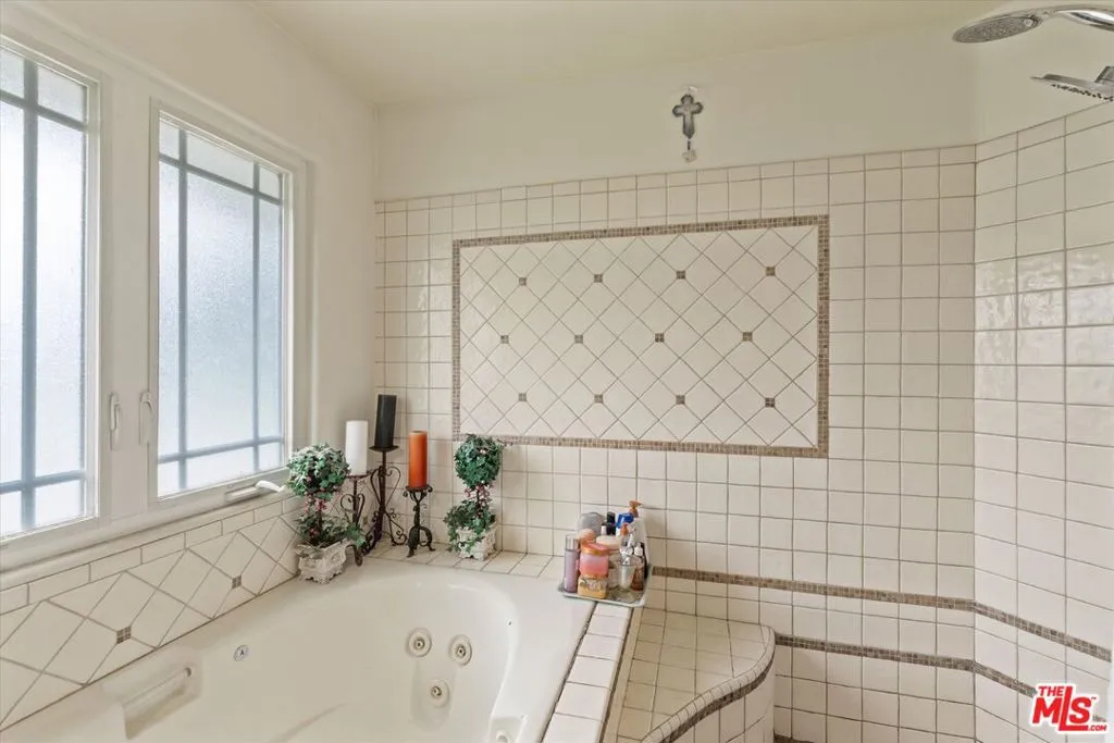 19941 Carmania Lane, Huntington Beach, California 92646 home-pic-18