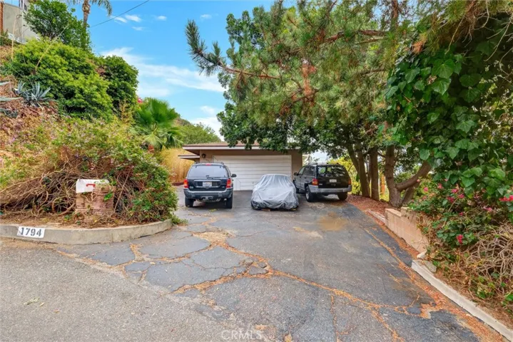 1794 Thurber Place, Burbank, California 91501