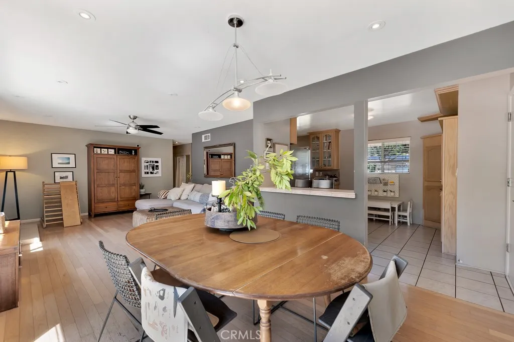 1322 E Avenida De Los Arboles, Thousand Oaks, California 91360 home-pic-10
