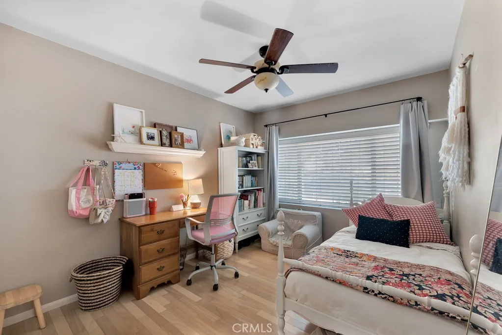 1322 E Avenida De Los Arboles, Thousand Oaks, California 91360 home-pic-18