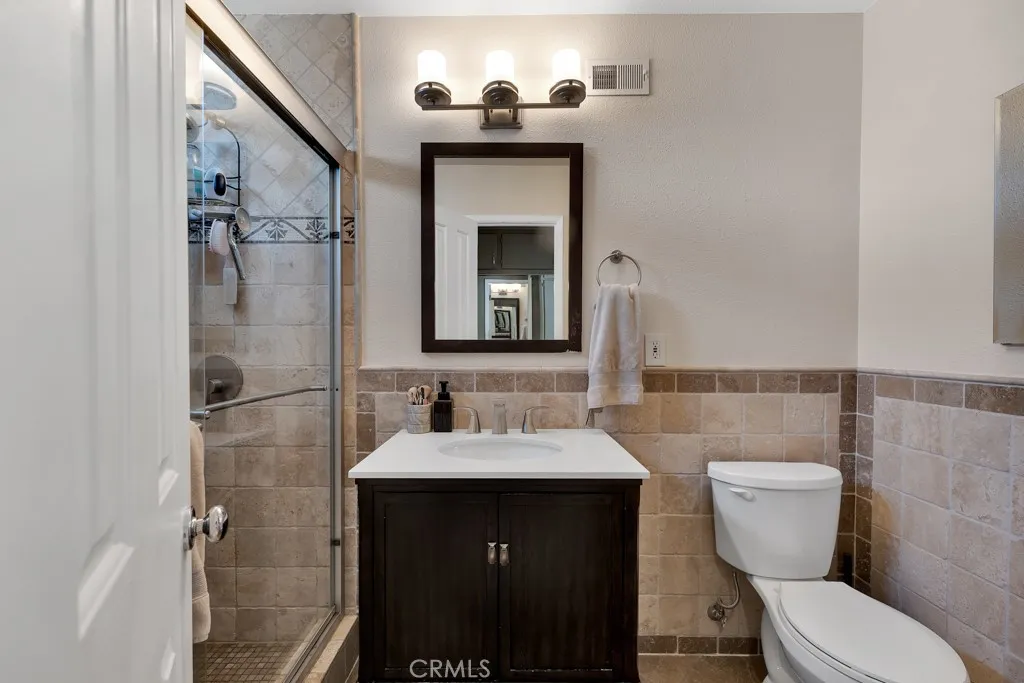 1322 E Avenida De Los Arboles, Thousand Oaks, California 91360 home-pic-17