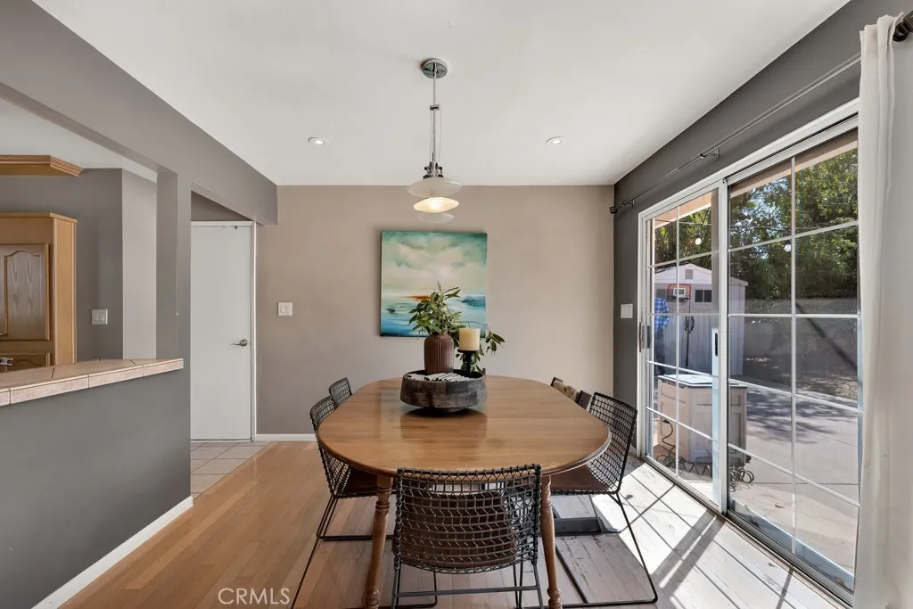 1322 E Avenida De Los Arboles, Thousand Oaks, California 91360 home-pic-11