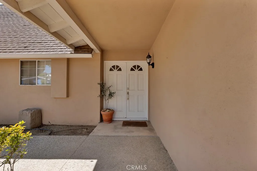 1322 E Avenida De Los Arboles, Thousand Oaks, California 91360 home-pic-3