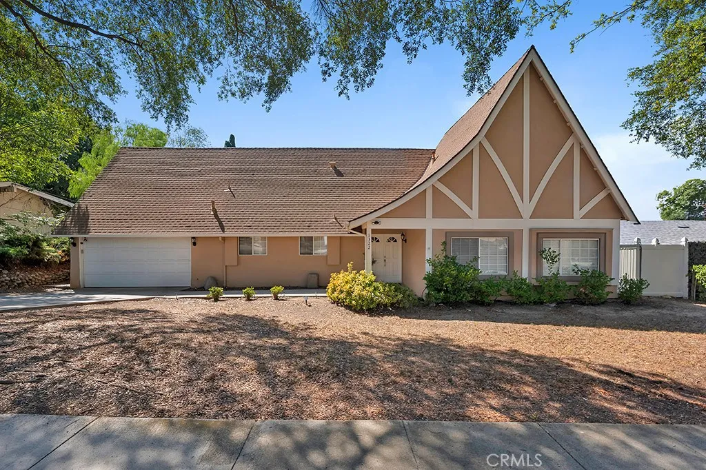 1322 E Avenida De Los Arboles, Thousand Oaks, California 91360 home-pic-0