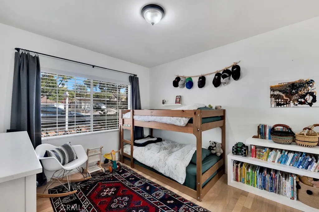 1322 E Avenida De Los Arboles, Thousand Oaks, California 91360 home-pic-19