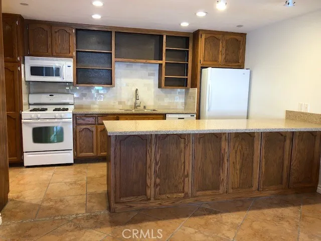 17200 Newhope Street 10, Fountain Valley, California 92708 home-pic-7