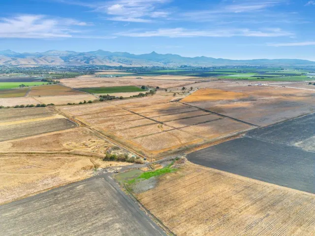 4000 San Felipe Road, Hollister, California 95023