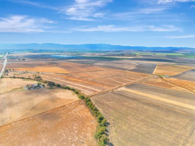 4000 San Felipe Road, Hollister, California 95023