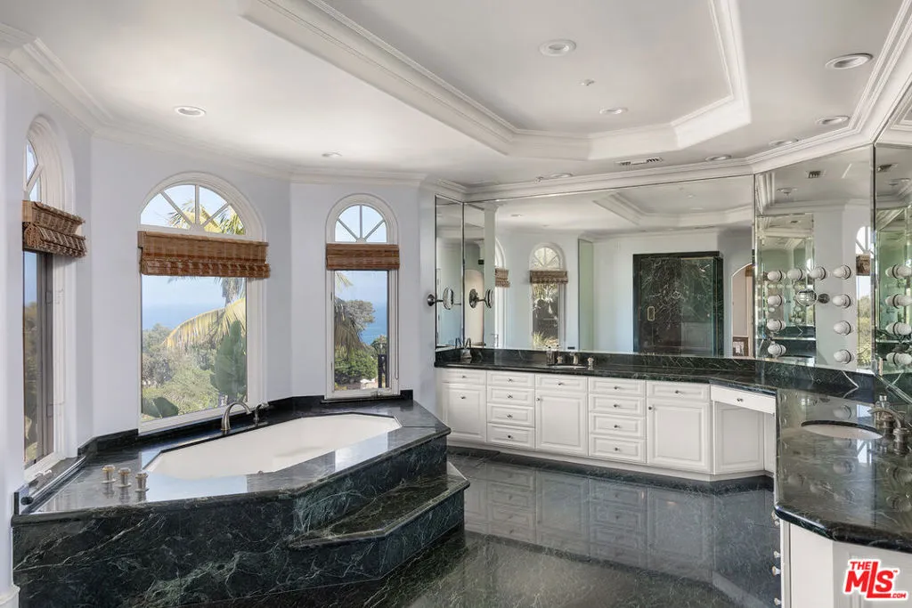 7160 Dume Drive, Malibu, California 90265 home-pic-20
