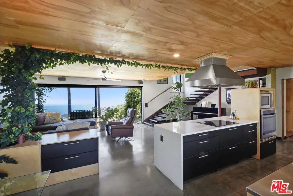 26335 Lockwood Road, Malibu, California 90265 home-pic-8