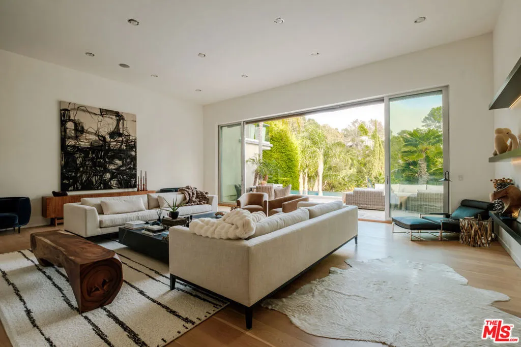 2731 Hutton Drive, Beverly Hills, California 90210 home-pic-5