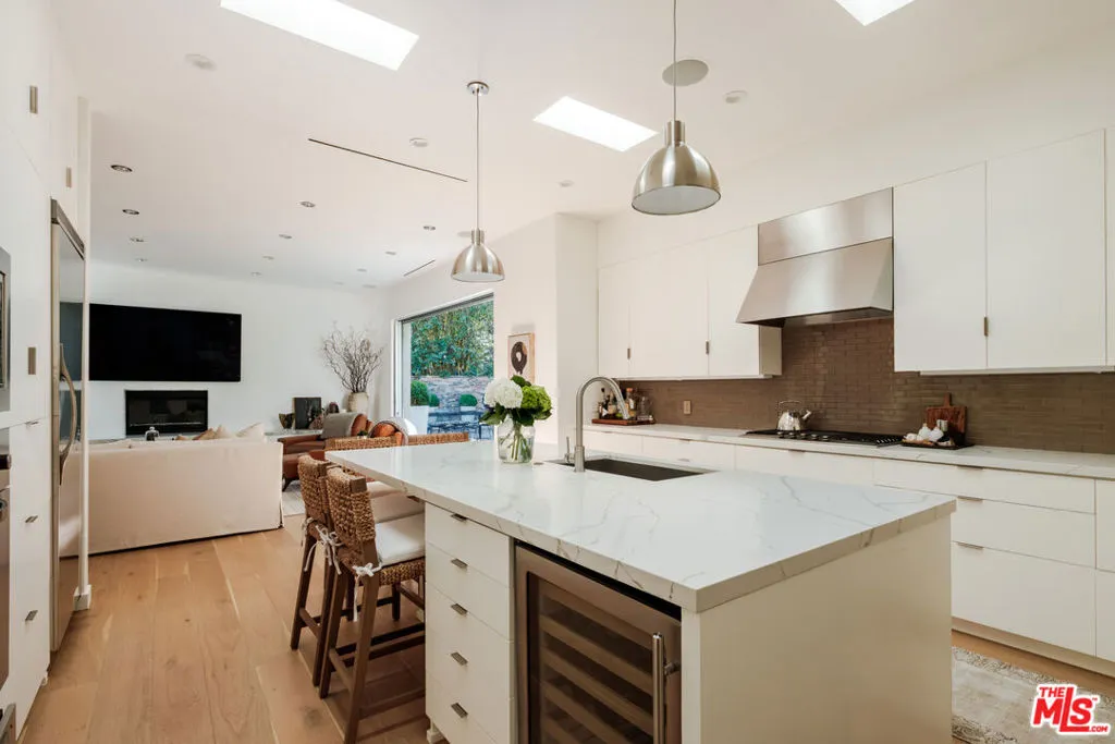 2731 Hutton Drive, Beverly Hills, California 90210 home-pic-10