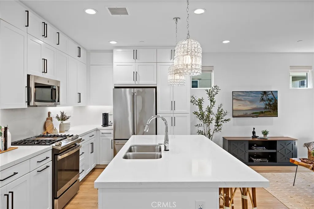 331 Harvest Drive, Rancho Mission Viejo, California 92694 home-pic-1