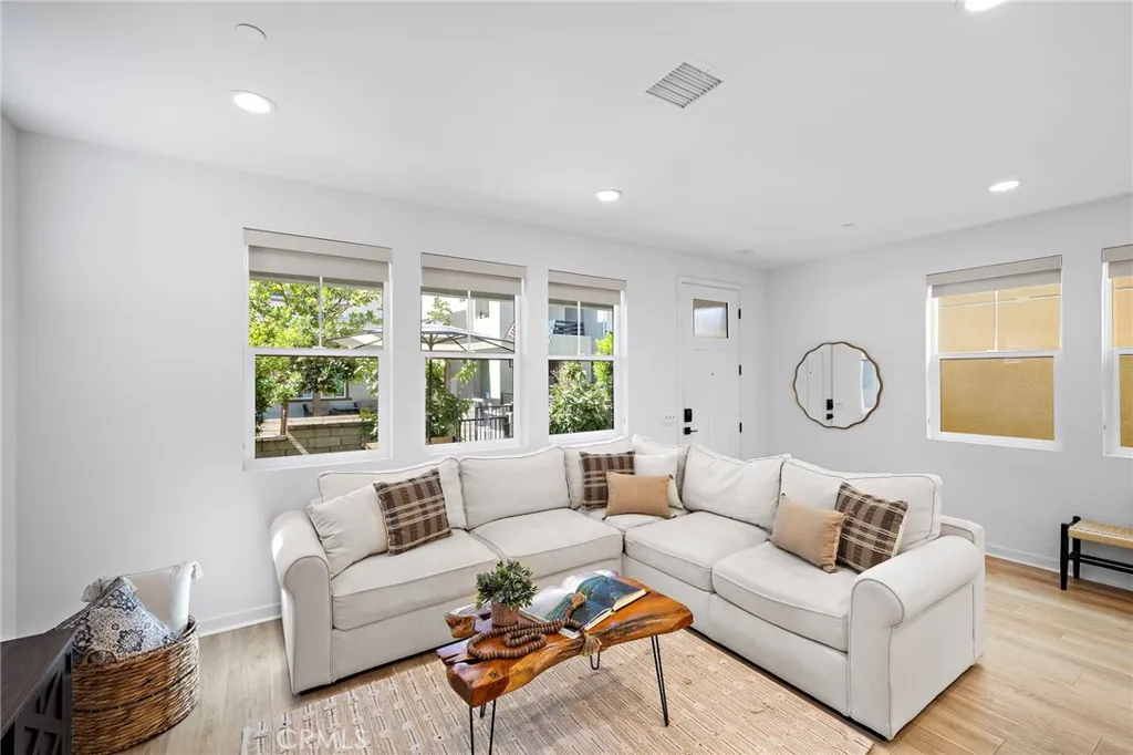 331 Harvest Drive, Rancho Mission Viejo, California 92694 home-pic-8