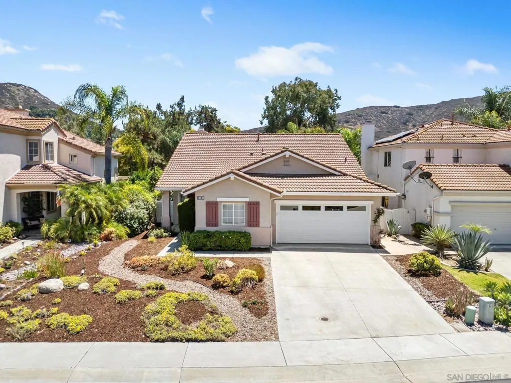 3083 Sprucewood Ln, Escondido, California 92027 home-pic-0