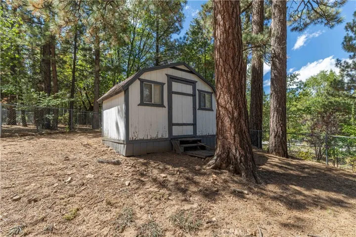 41819 41819 Chalet, Big Bear Lake, California 92315