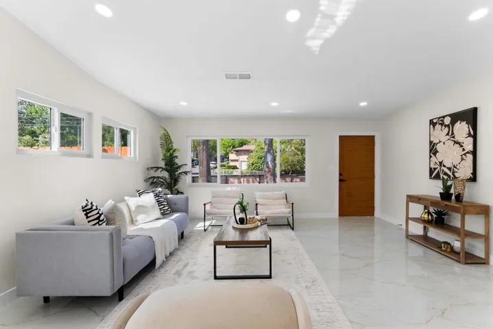 8211 Fanita Drive, Santee, California 92071