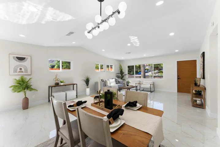 8211 Fanita Drive, Santee, California 92071