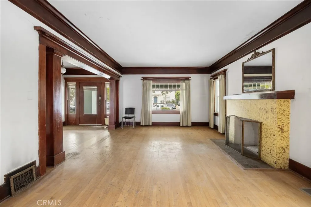 1931 1931 Buckingham, Los Angeles, California 90016 home-pic-14
