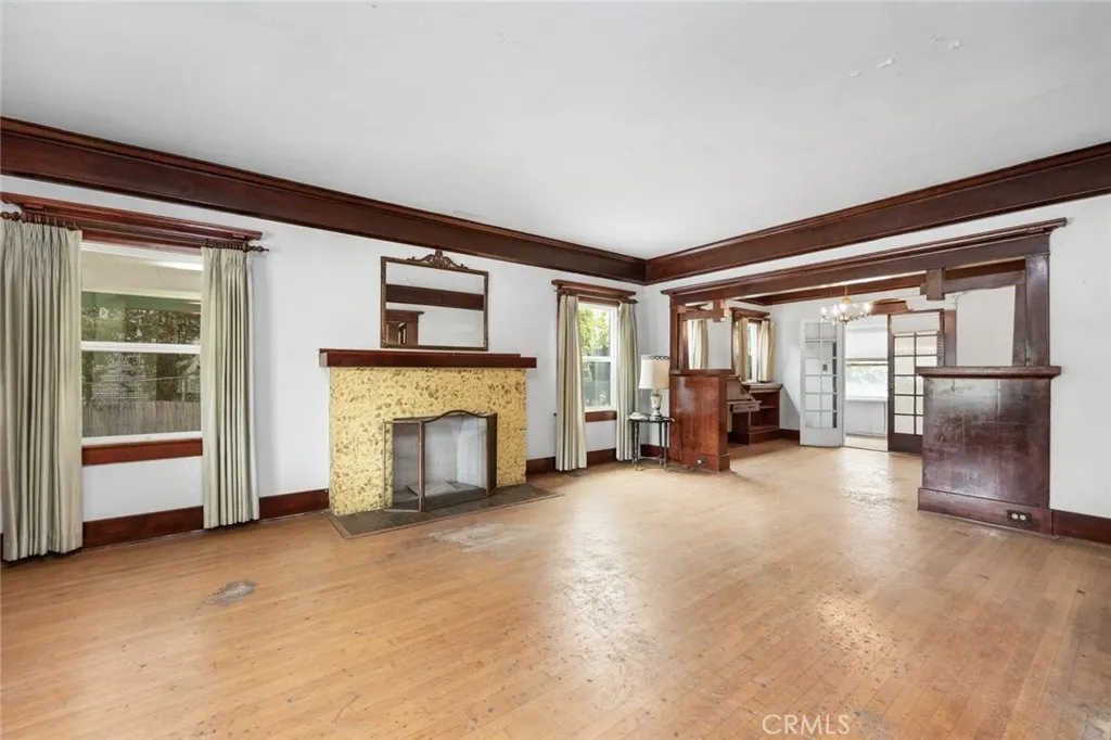 1931 1931 Buckingham, Los Angeles, California 90016 home-pic-11