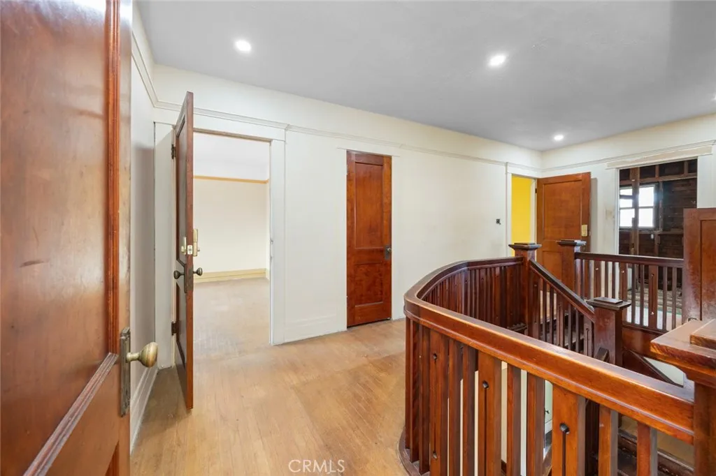 1931 1931 Buckingham, Los Angeles, California 90016 home-pic-25