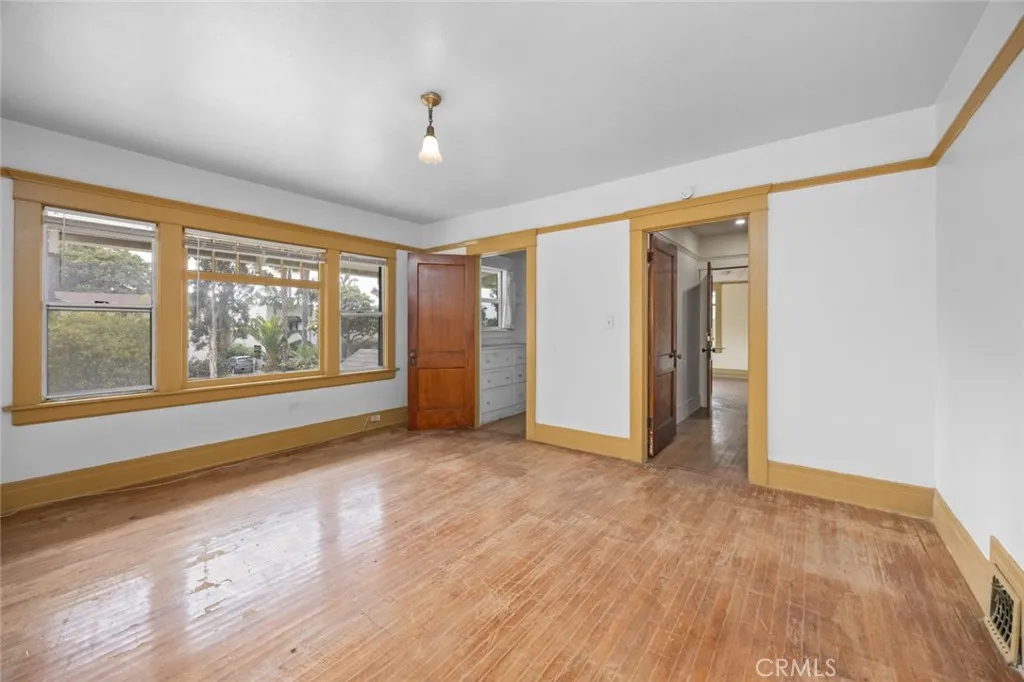 1931 1931 Buckingham, Los Angeles, California 90016 home-pic-23
