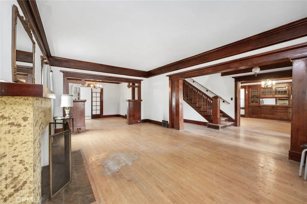 1931 1931 Buckingham, Los Angeles, California 90016 home-pic-12