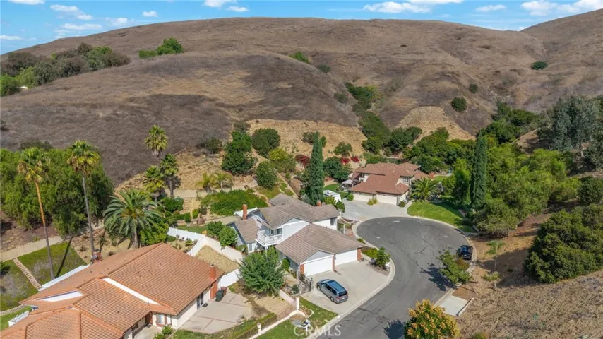 Cut-de-sac home
