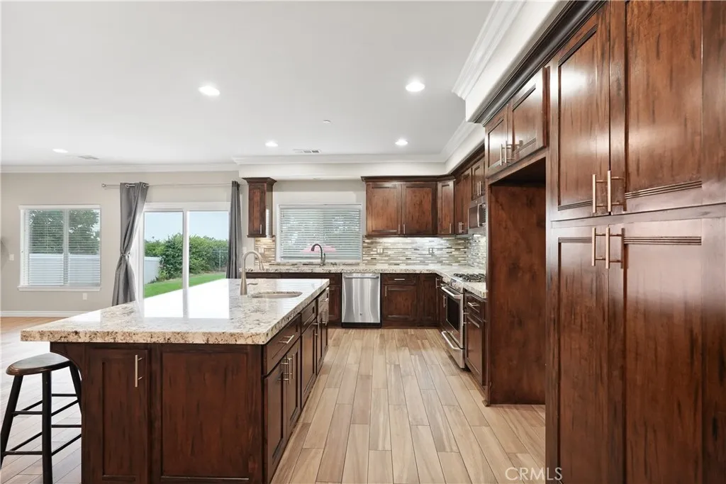 1018 W 15th Street, Upland, California 91786 home-pic-11