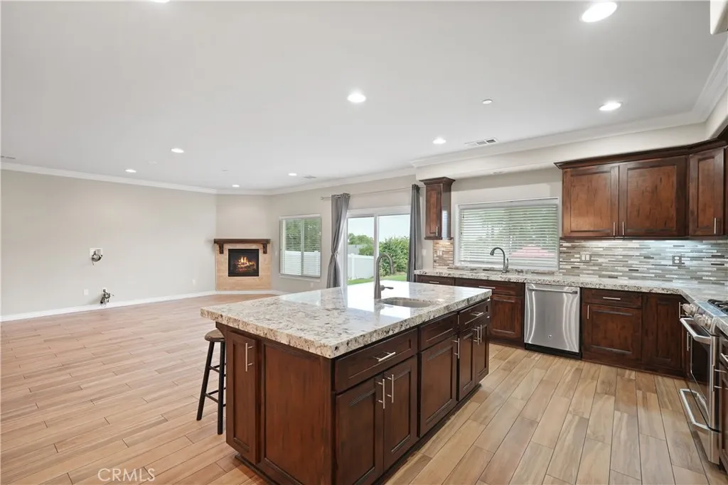 1018 W 15th Street, Upland, California 91786 home-pic-10