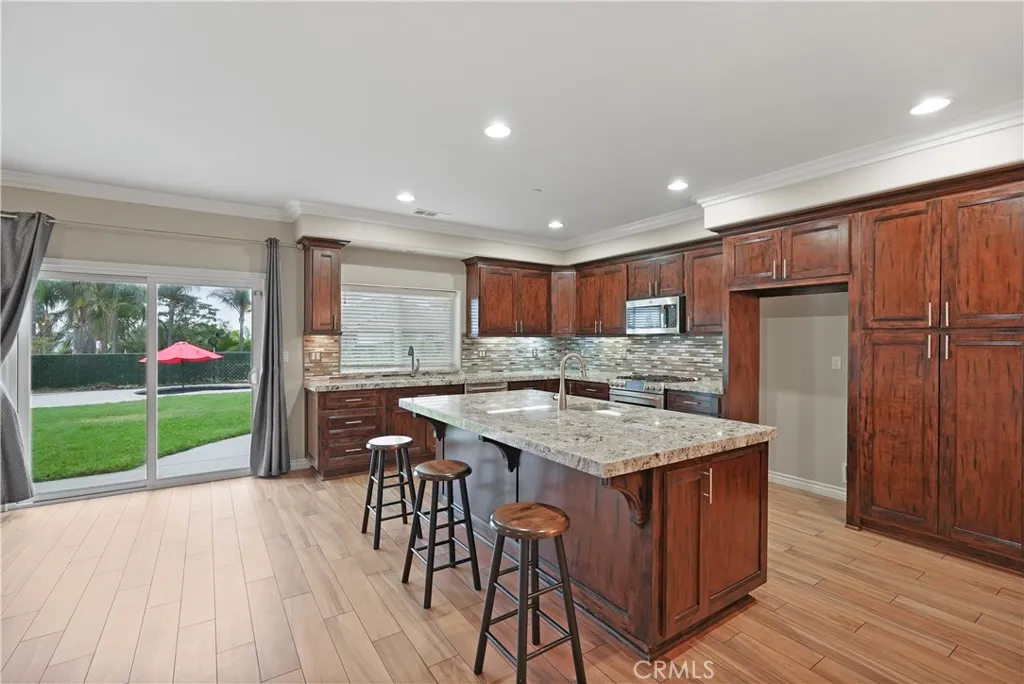 1018 W 15th Street, Upland, California 91786 home-pic-8