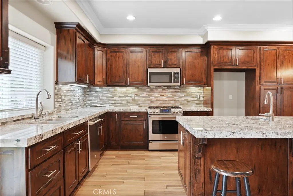 1018 W 15th Street, Upland, California 91786 home-pic-12
