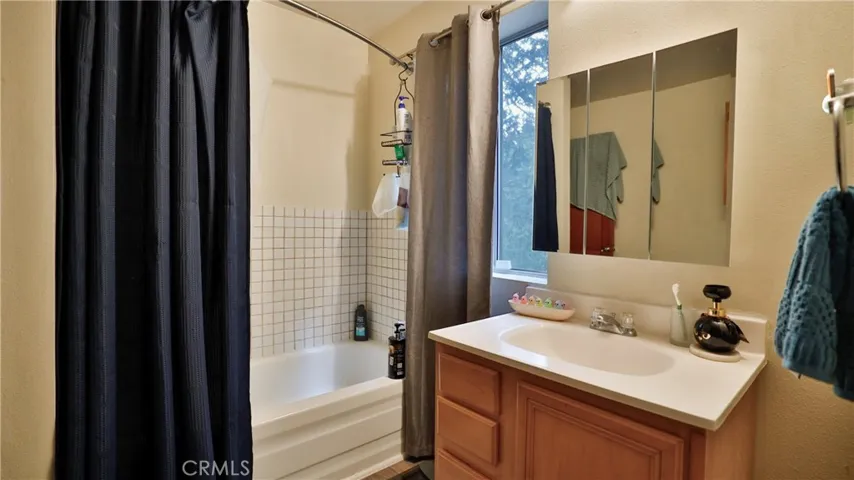 23747 Bowl Road, Crestline, California 92325