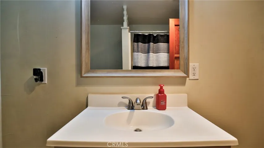 23747 Bowl Road, Crestline, California 92325
