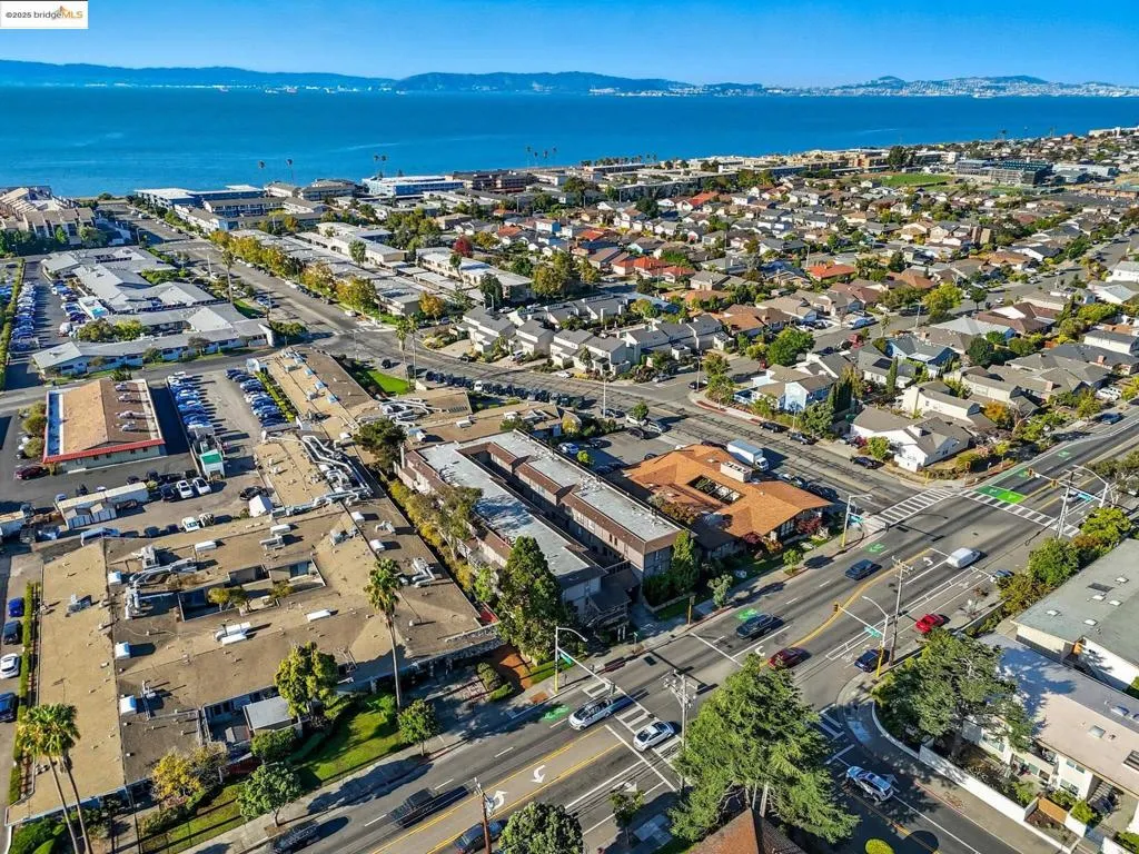 2106 Otis Dr D, Alameda, California 94501 home-pic-35