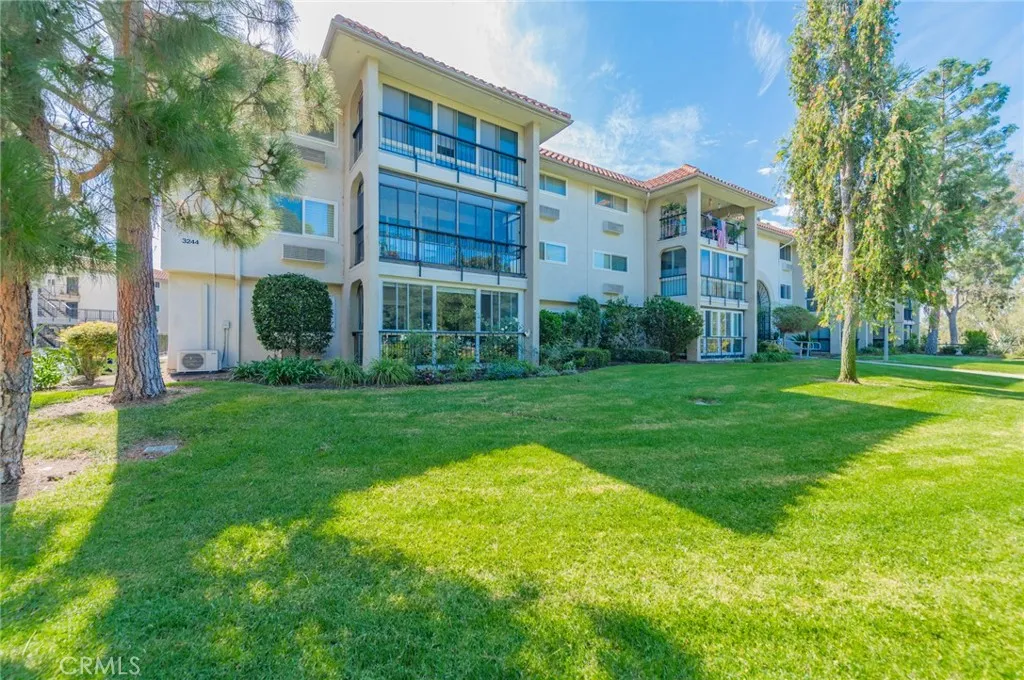 3244 San Amadeo 2c, Laguna Woods, California 92637 home-pic-21