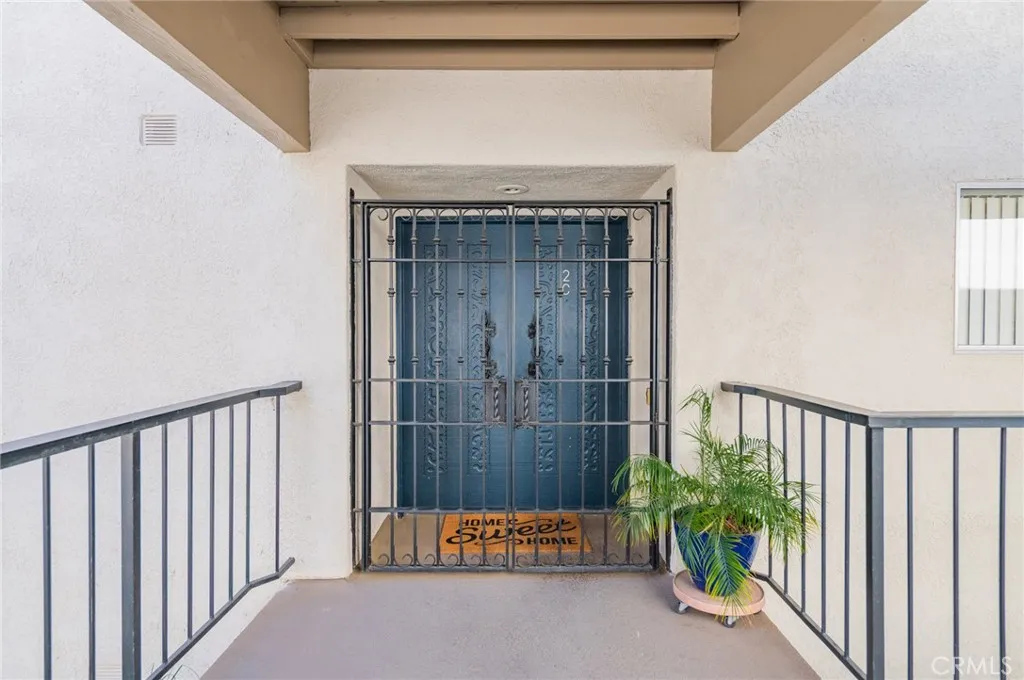 3244 San Amadeo 2c, Laguna Woods, California 92637 home-pic-1