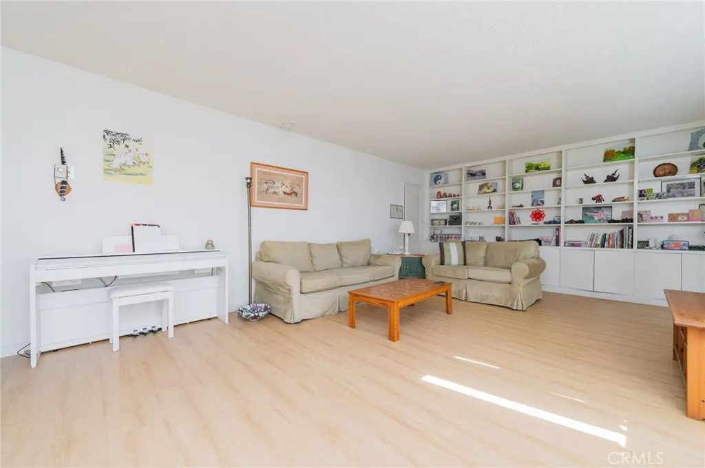3244 San Amadeo 2c, Laguna Woods, California 92637 home-pic-4