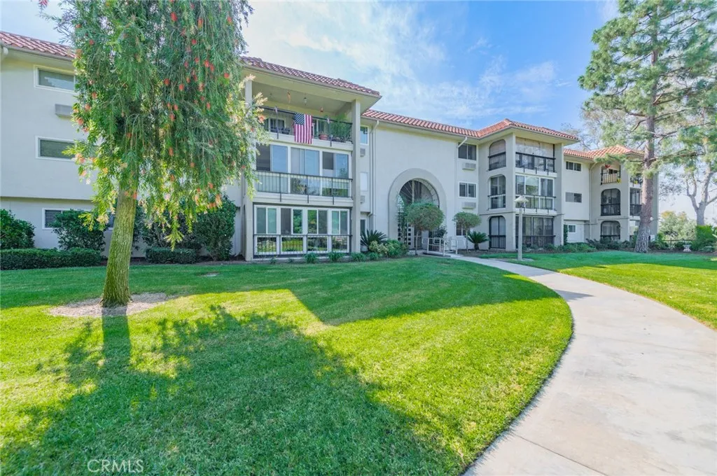 3244 San Amadeo 2c, Laguna Woods, California 92637 home-pic-0