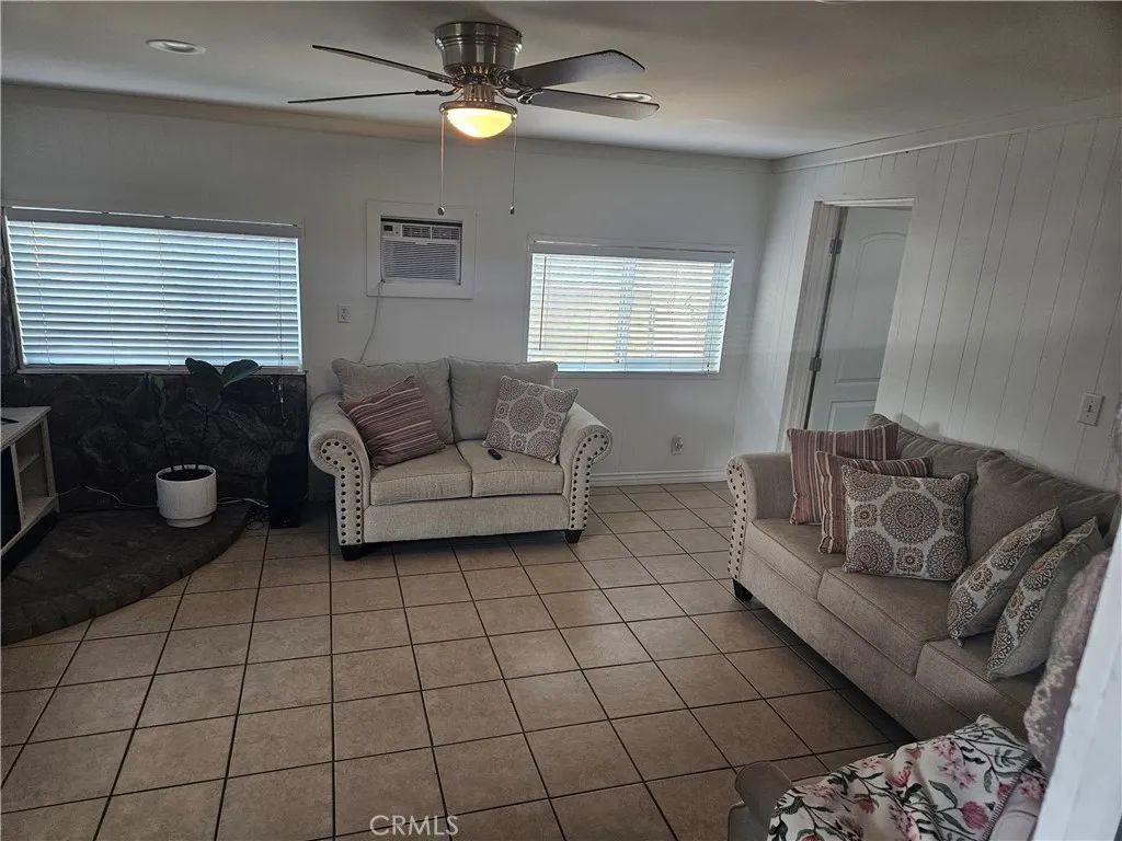 17279 Miller Avenue, Fontana, California 92336 home-pic-23