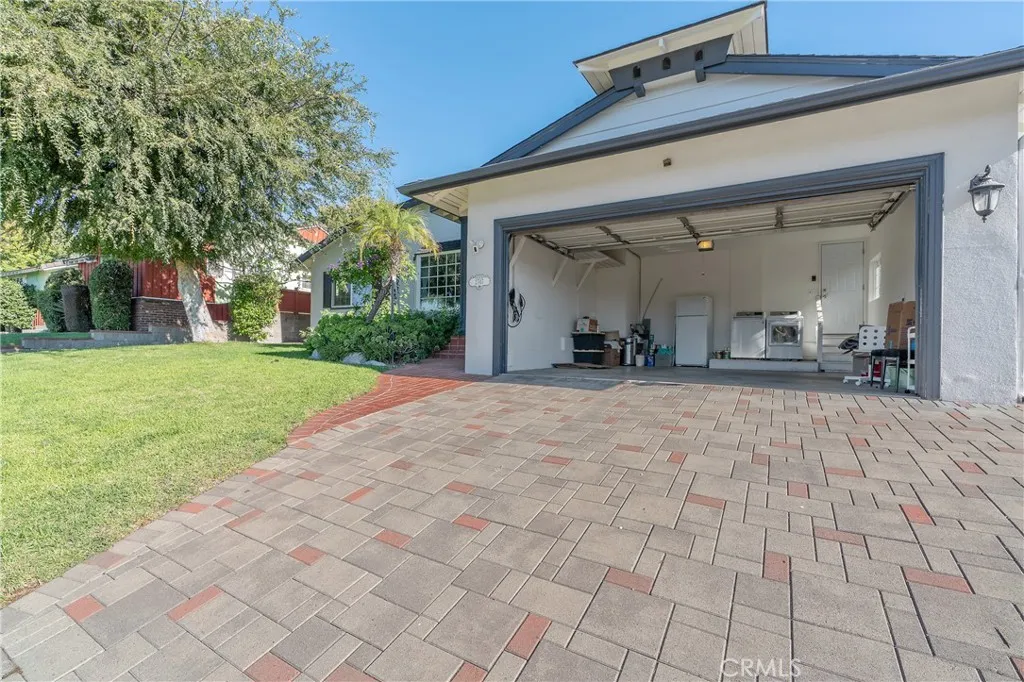 2747 El Caminito, La Crescenta, California 91214 home-pic-31