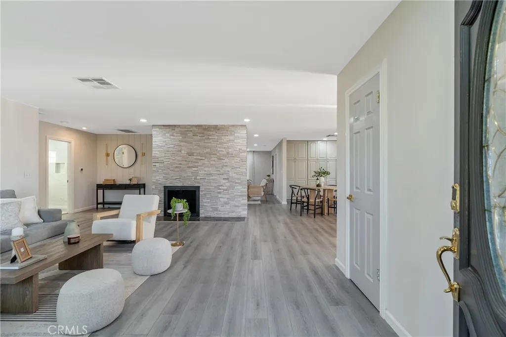 2747 El Caminito, La Crescenta, California 91214 home-pic-1