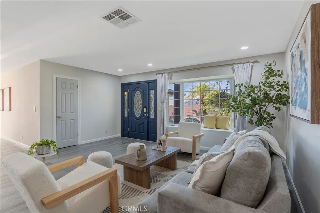 2747 El Caminito, La Crescenta, California 91214 home-pic-3