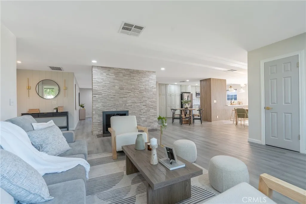 2747 El Caminito, La Crescenta, California 91214 home-pic-14