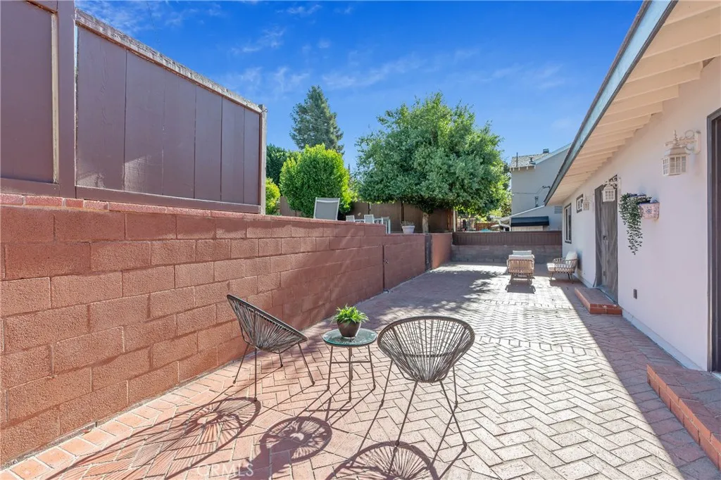 2747 El Caminito, La Crescenta, California 91214 home-pic-26