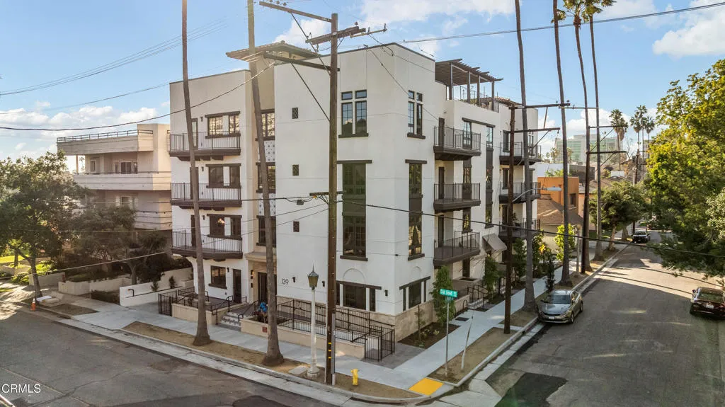 139 S Oak Knoll Avenue 202, Pasadena, California 91101 home-pic-3